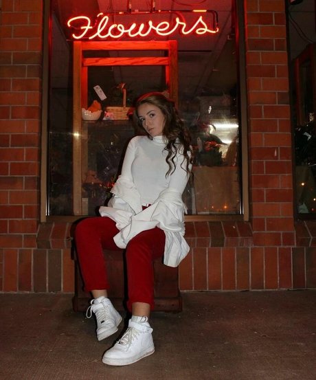 Brenna Winters modèle gratuit images