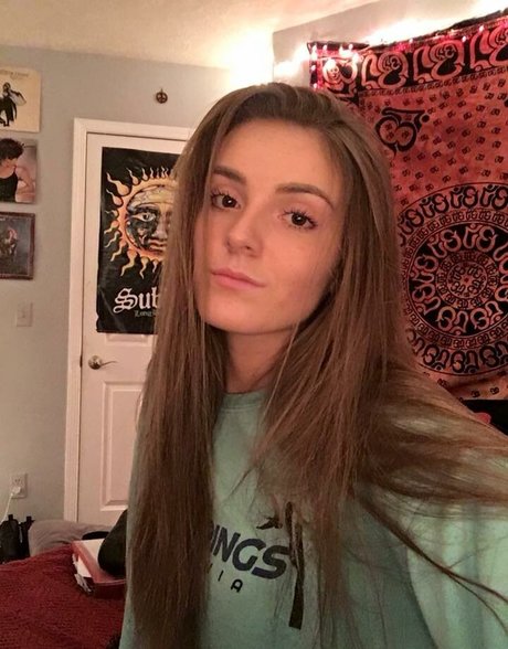 Brenna Winters nus star du porno galerie