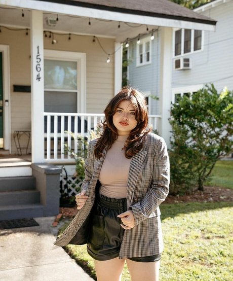 Alondra Larson star du porno gratuit photos