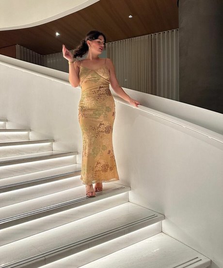 Alondra Larson nus star du porno galeries