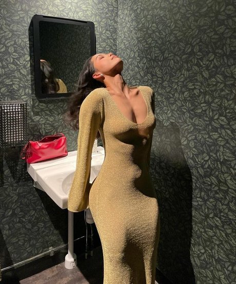 Aethyu actrice de sexe des photos