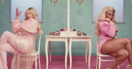 Renee Rapp jolie star du porno img