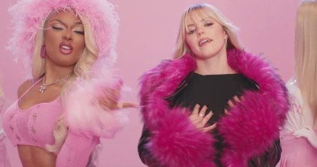 Renee Rapp beau modèle des photos