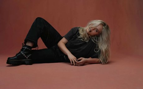 Renee Rapp modèle xxx galeries