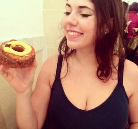 Emily Helen Barry étoile érotique photos