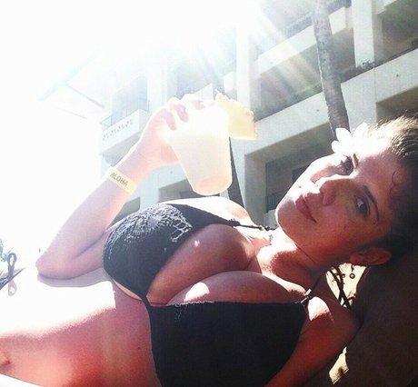 Emily Helen Barry modèle gratuit photos