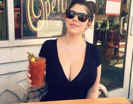 Emily Helen Barry sexe de star du porno galeries