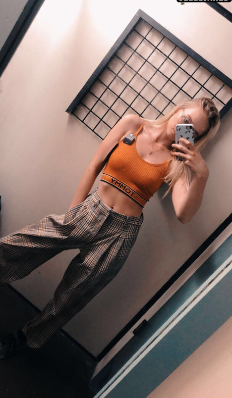 Zola Bzdek haut modèle images