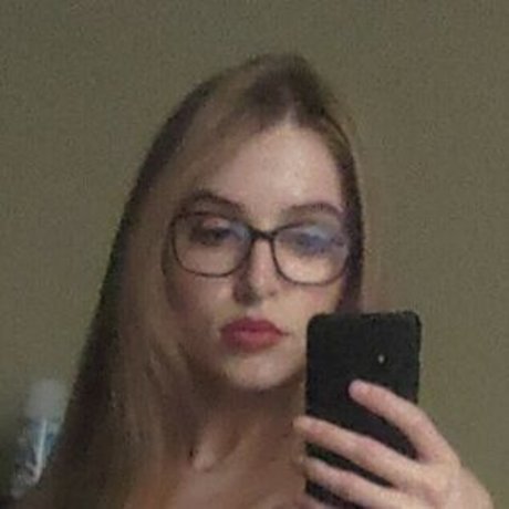 Cyndakate modèle pornographique collection