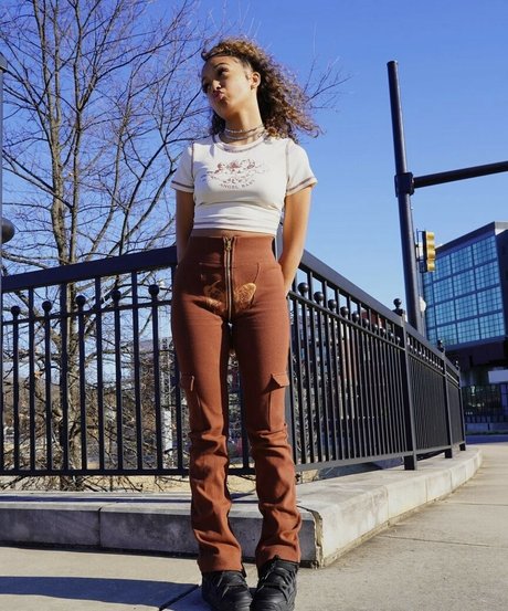 Lexi Vee modèle sympa photos