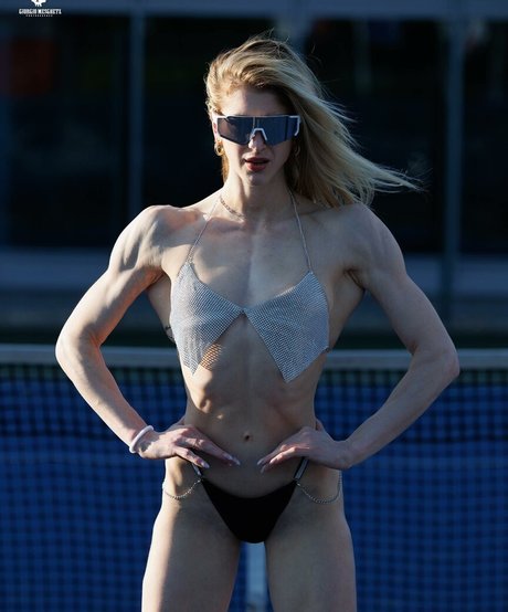 Vanessa Anoe modèle pornographique des photos