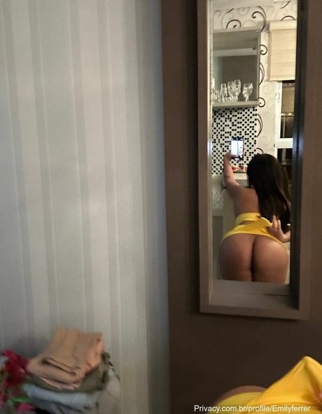 Emily Ferrer modèle pornographique photos