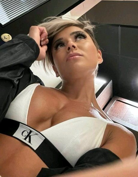 gangbang uniquement pour les fans nue en haute qualité archive