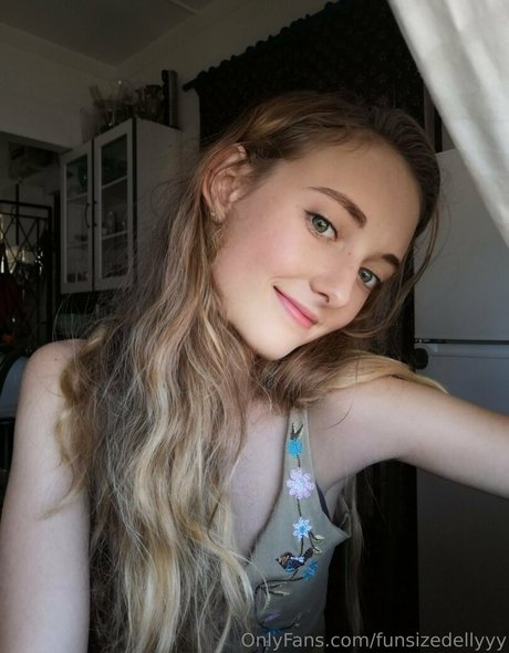 funsizedellyuwu modèles nus image