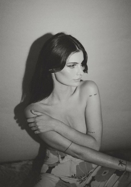 Clara Beneytout art modèle image