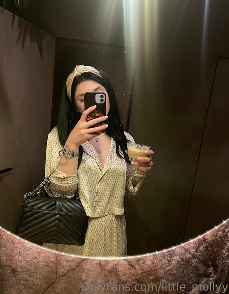 fille courbée dà côté onlyfans chaud belle galeries