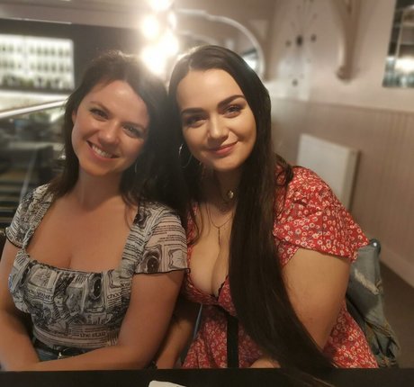 Georgia Veitch modèle porno archive