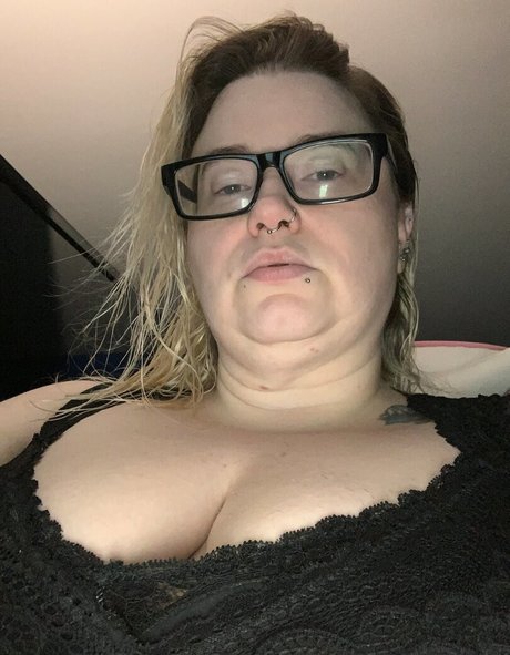 adenahx actrice nue photo