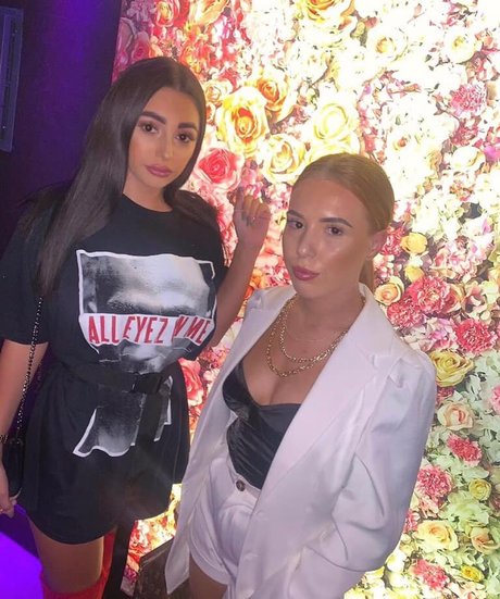 Chloe Reynolds modèle pornographique galerie