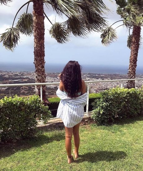 Chloe Reynolds actrice sexy image