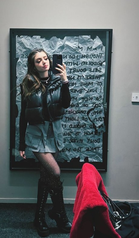 Chrissy Costanza star du porno image