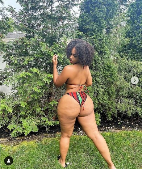 LightSkin modèle xxx des photos