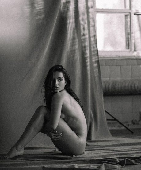 karinna foxx star exclusive image