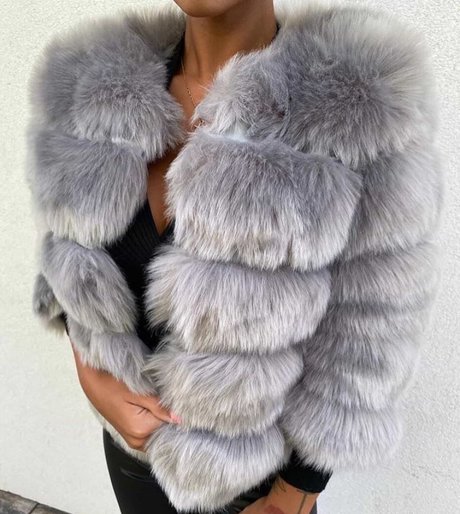 Nikola ihova modèle nu photos