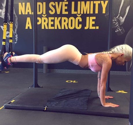 Nikola ihova haut de star du porno photos