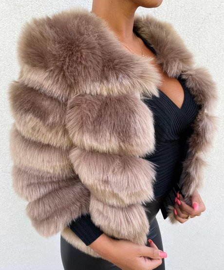 Nikola ihova modèle magnifique img