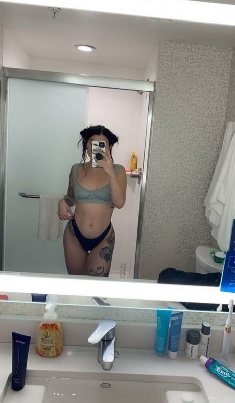 horrorwh0re modèle xxx image