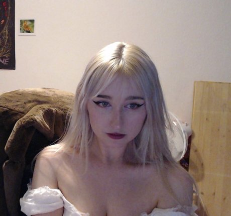 Allykitti modèle xxx photo