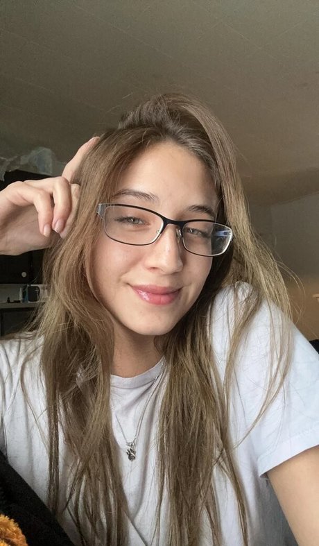 YellowMinimum6204 étoile érotique image