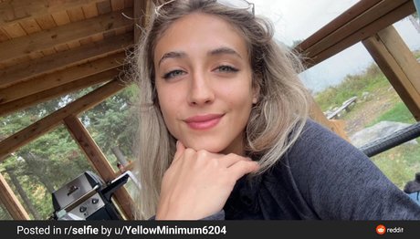 YellowMinimum6204 modèle chaud img