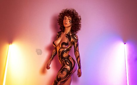 curlywiktoria actrice érotique archive