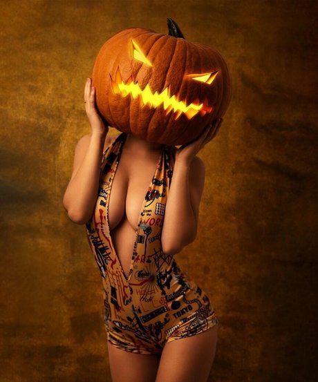 curlywiktoria star du porno en haute qualité images