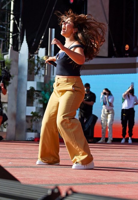 Alessia Cara modèle joli image