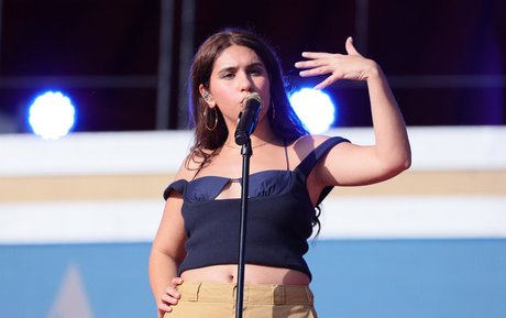 Alessia Cara star du porno xxx image