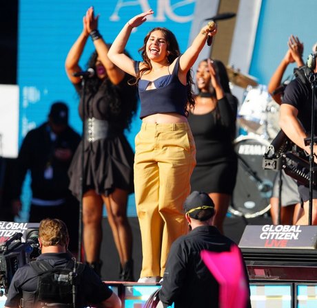 Alessia Cara star du porno xxx images