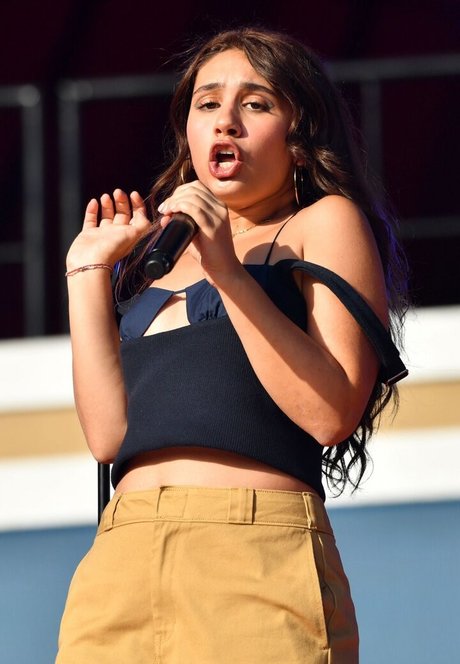 Alessia Cara étoile xxx image