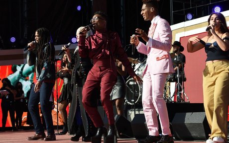 Alessia Cara haut modèle archive