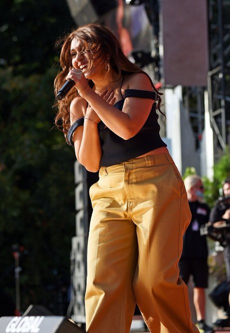 Alessia Cara étoile sympa collection