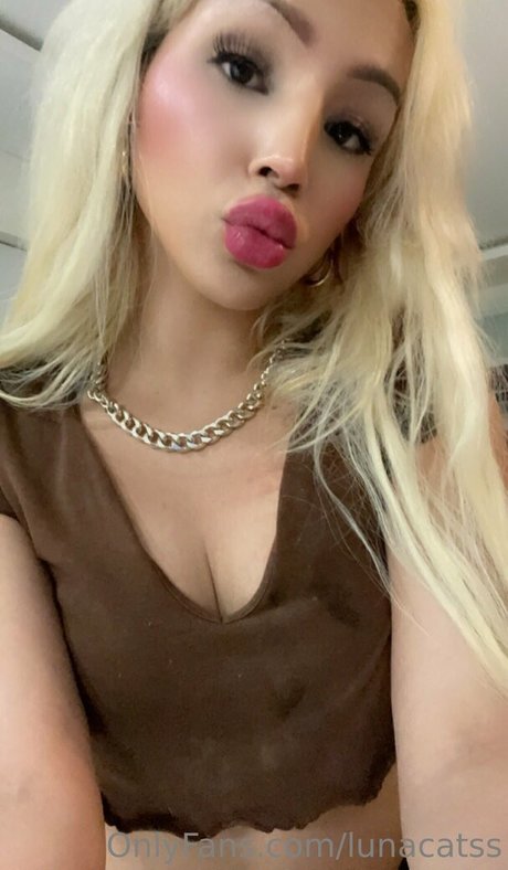 lunacats actrice libre des photos