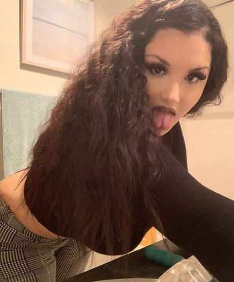 Mia Lombardi actrice sexy collection