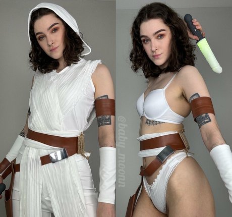 Rae Moonn modèle chaud des photos