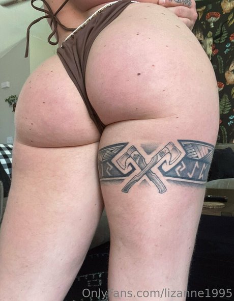 Lizlovelift_ top star img