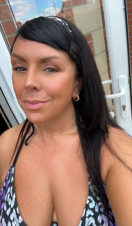 milf aux cheveux noirs onlyfans meilleur art galeries