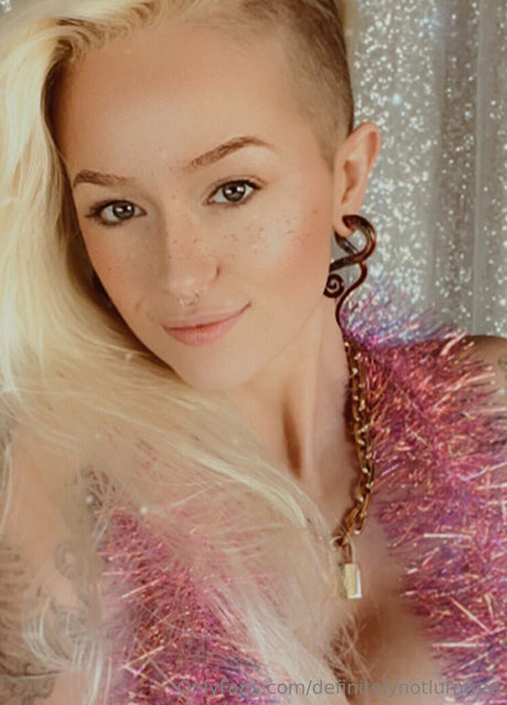 definitelynotlurn étoile adulte galerie