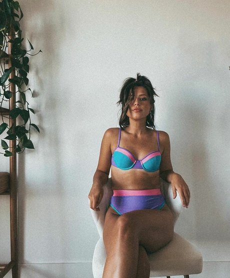 Katie Thurston étoile sexy photos