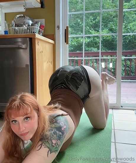 bébé mignon onlyfans haut nu collection